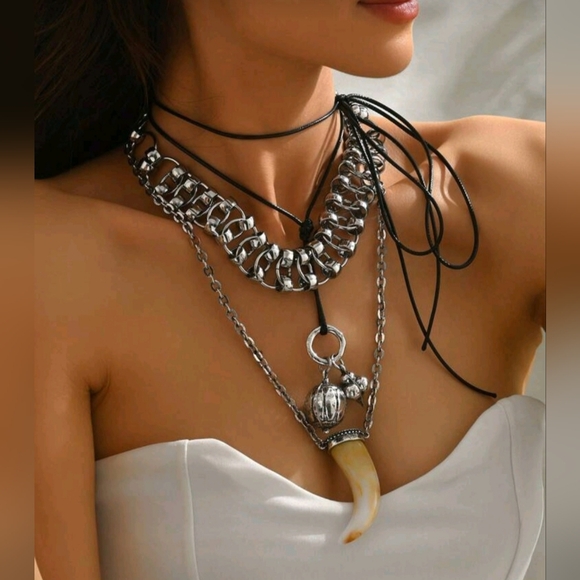 NWT Multilayer Stacked Link Choker Animal Horn & Leather Pendant Silver Necklace - Picture 3 of 15